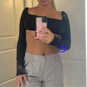 Black long sleeve crop top